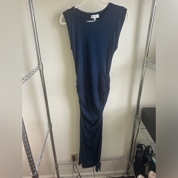 MICHAEL STARS Navy Blue Sleeveless Dress. - Picture 1 of 8